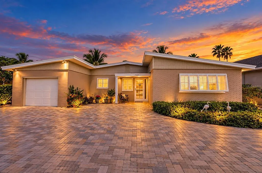 3 bed, 2.0 bath, 1618 sqft, $3,600 — Photo 1