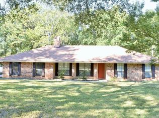219 Silver Leaf Dr, Benton, LA 71006