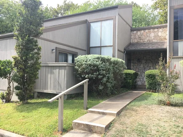 1905 W Lane Dr, Kerrville, TX 78028