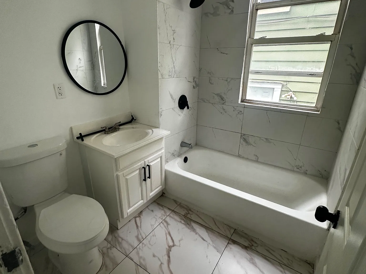 4 bed, 1.5 bath, $2,395 — Photo 2