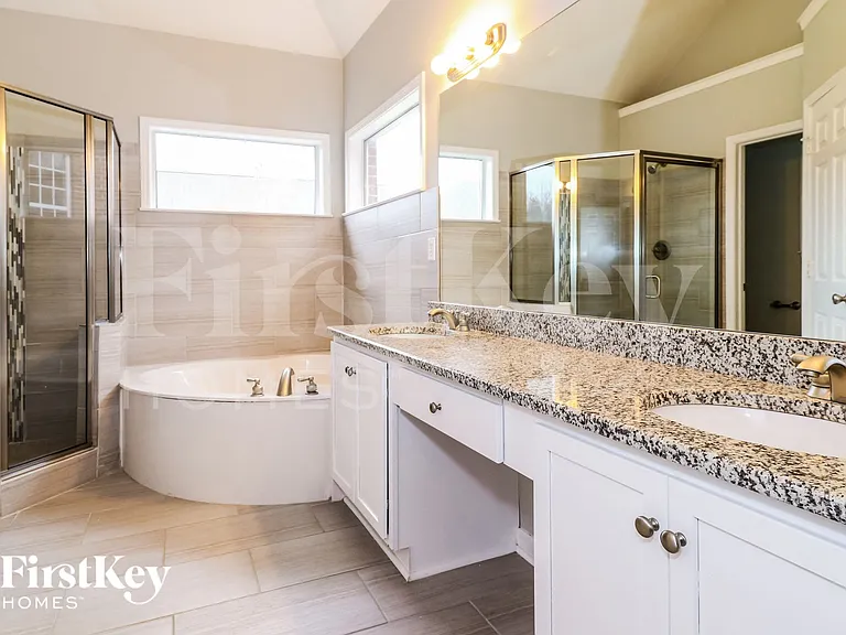 1651 S Frence Creek Cv — Photo 10