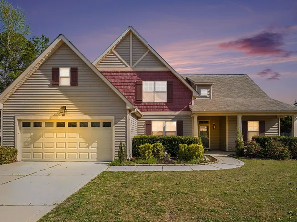 413 Rossendale Dr, Hope Mills, NC 28348