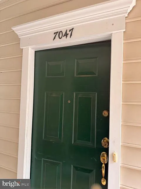 3 bed, 2.5 bath, 1524 sqft, $3,100 — Photo 2