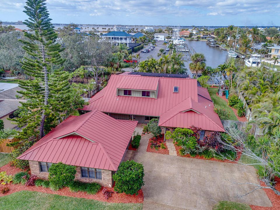 1st image of 10 Yacht Club Ln