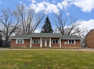7634 Rosewood Dr, Blanchester, OH 45107