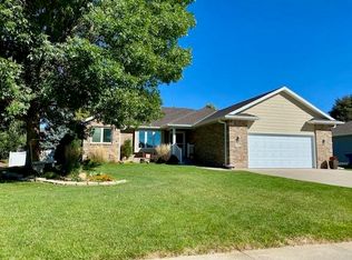 408 E 52nd St, Kearney, NE 68847