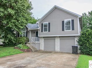 1406 Rockford Dr, Warrensburg, MO 64093