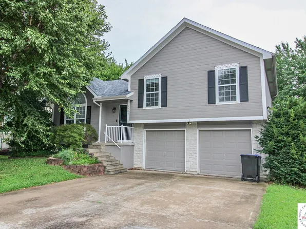1406 Rockford Dr, Warrensburg, MO 64093
