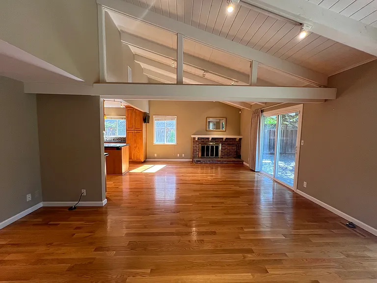 1305 Avalon Dr — Photo 4