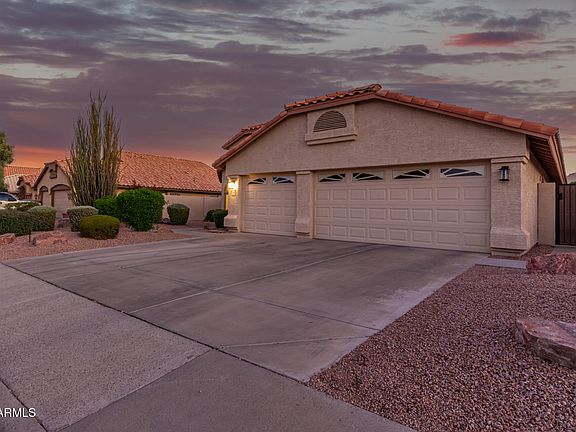 3rd image of 1133 W COURTNEY Lane