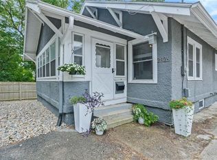 2826 Rollins Ave, Des Moines, IA 50312