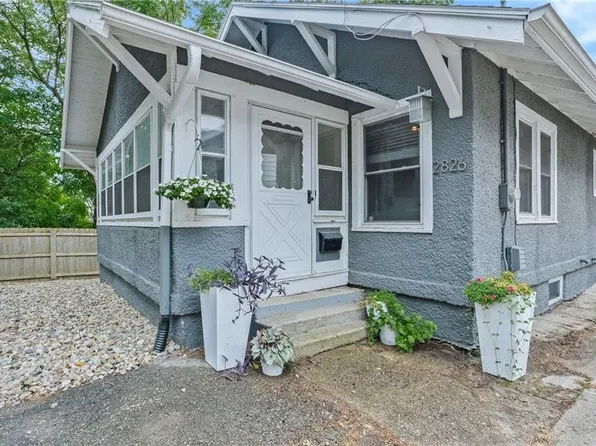 2826 Rollins Ave, Des Moines, IA 50312