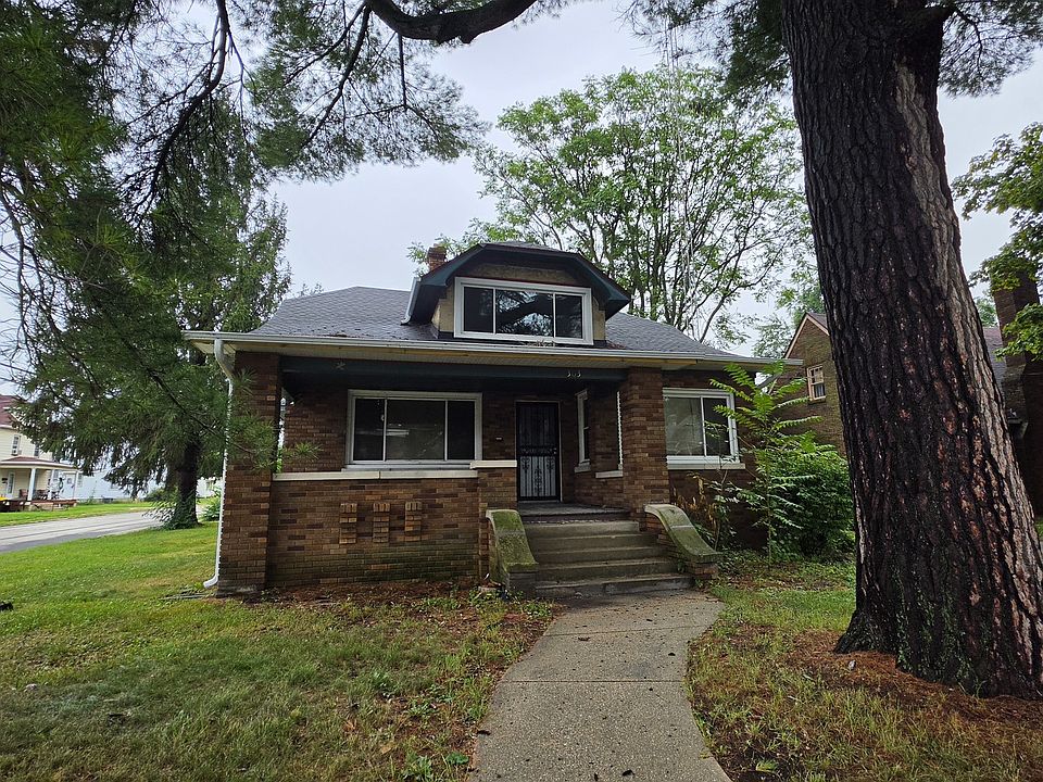 1st image of 1303 S Oak Ave