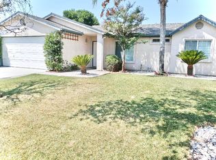 1426 Echo Ln, Hanford, CA 93230