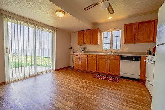 27 Fetzer Ct #4 — Photo 4