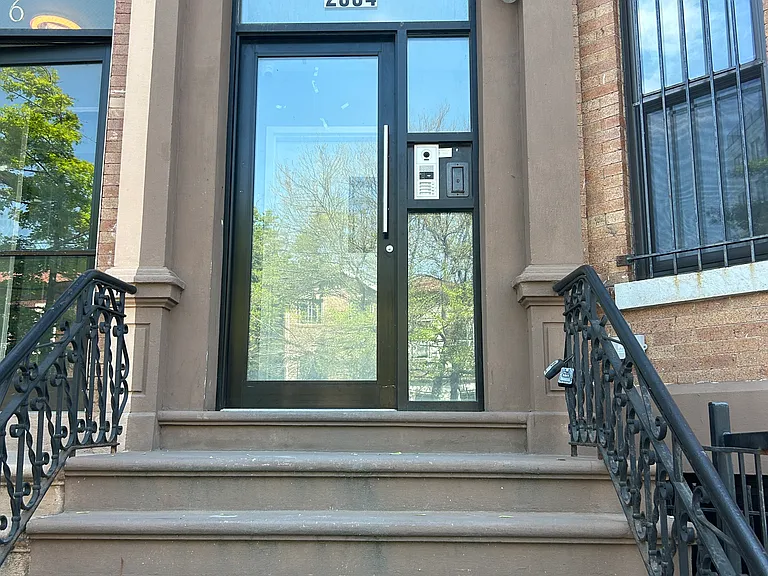 2004 Crotona Ave #3 — Photo 1