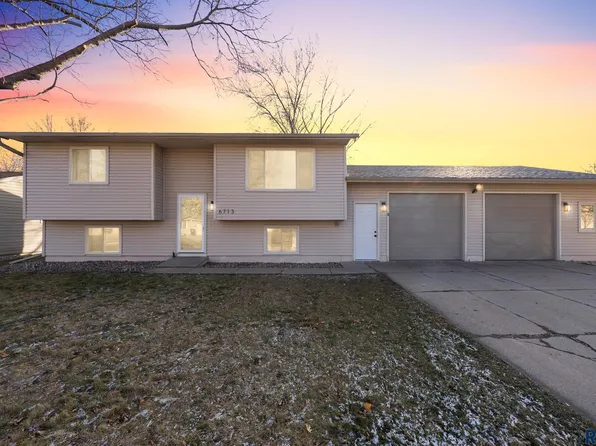 6713 W 53rd St, Sioux Falls, SD 57106