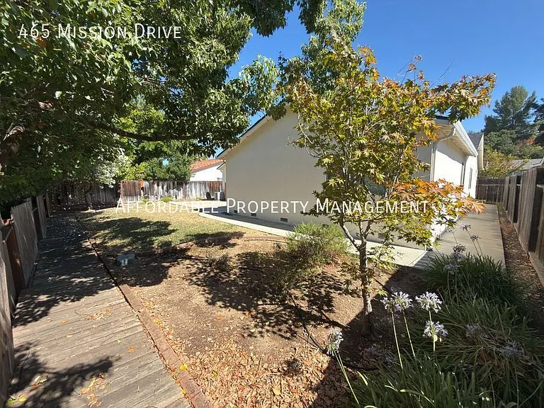 465 Mission Dr — Photo 27