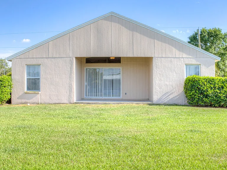 4944 Palm View Dr N — Photo 16