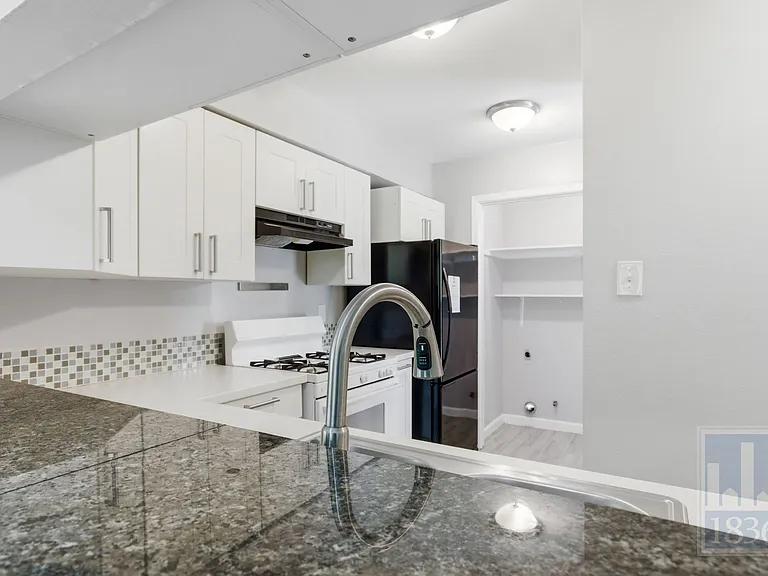 8108 Hood Cir #B — Photo 6