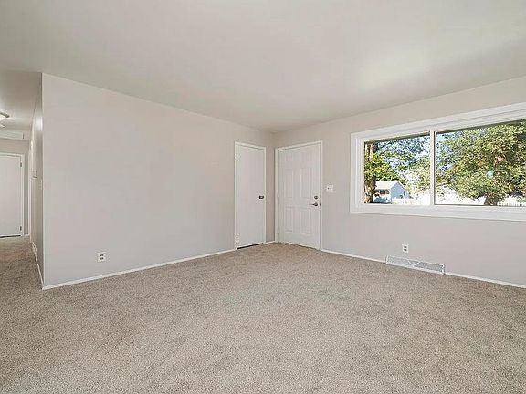4th image of 2213 Winters Dr