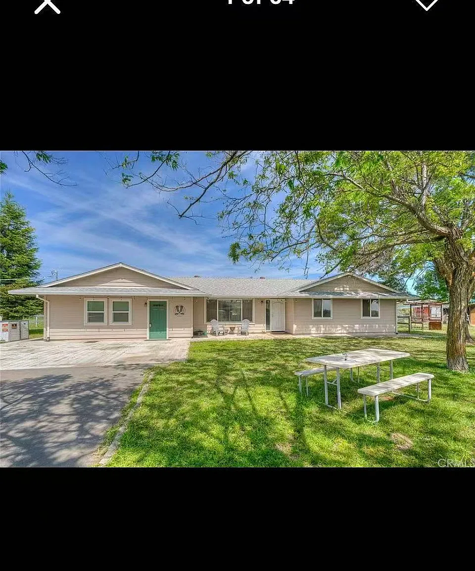 3 bed, 2.5 bath, 2078 sqft, $2,300 — Photo 1