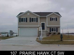 107 Prairie Hawk Ct SW, Cedar Rapids, IA 52404
