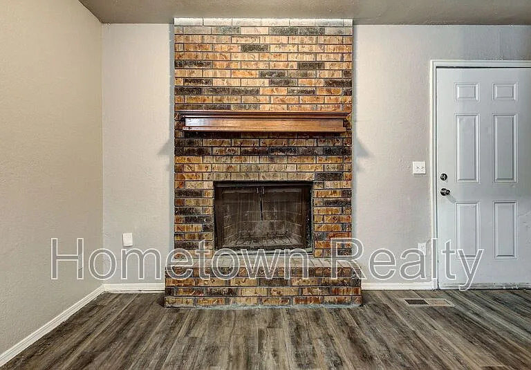310 NW 118th St — Photo 4