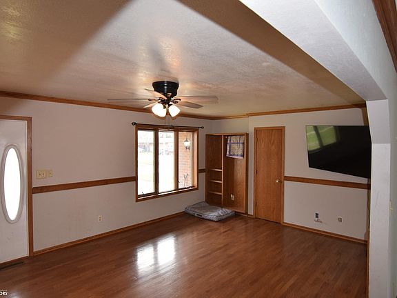 3rd image of 603 SE 2nd St