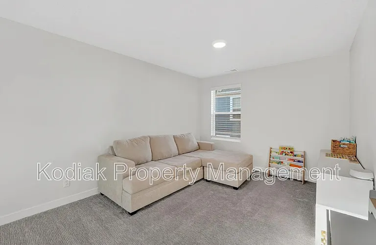 979 W Shoreline Dr — Photo 23