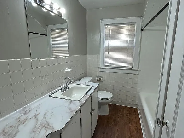 5345 Charlotte St — Photo 6