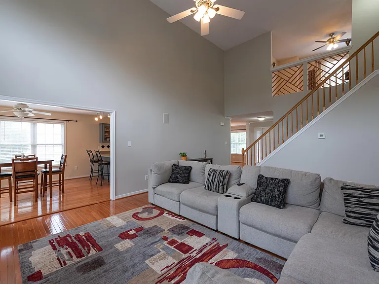 5121 Lippingham Ln — Photo 9