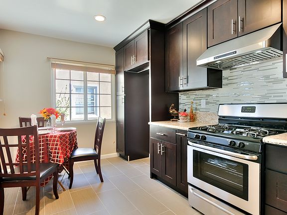 5th image of 15302 Cabell Ave