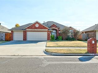 1728 SW 31st Ter, Moore, OK 73160