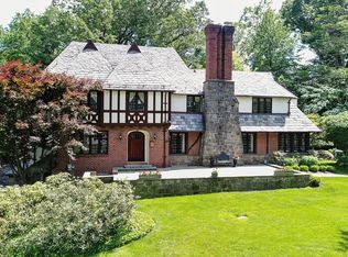 2 Hampshire Rd, Bronxville, NY 10708