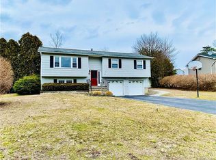 54 Creamery Dr, New Windsor, NY 12553