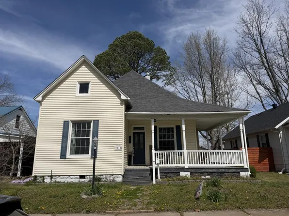 2112 Herbert St, Murphysboro, IL 62966