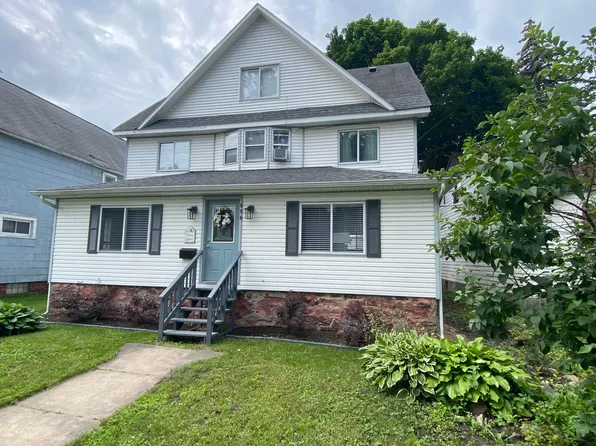 806 E Spruce St, Sault Sainte Marie, MI 49783