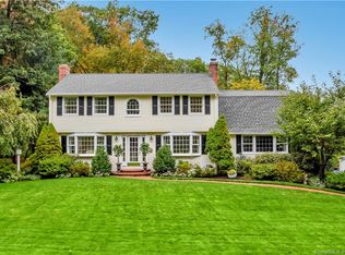 3 Ox Yoke Dr, Simsbury, CT 06070