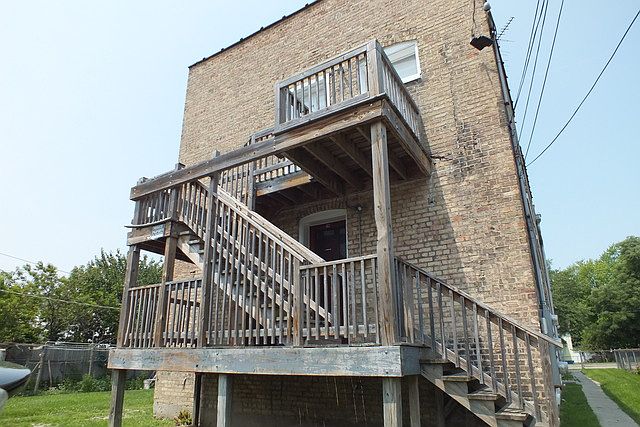2nd image of 1007 8th St APT 2F