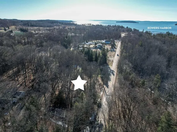 14414 Peninsula Dr Lot 10, Traverse City, MI 49686