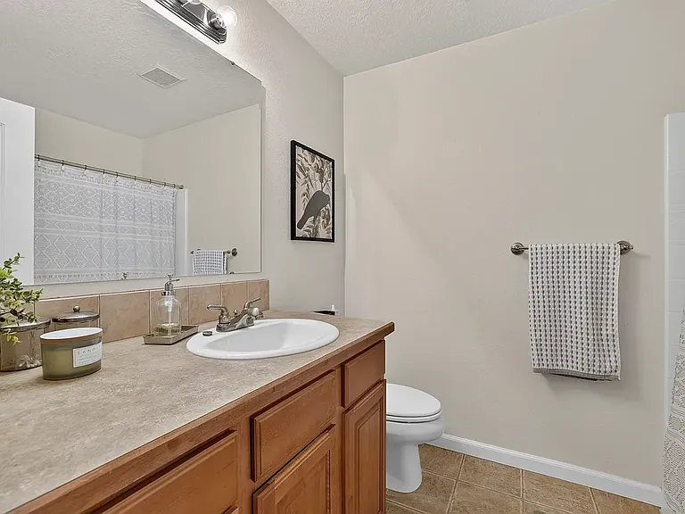 8106 W Penny Ln — Photo 16