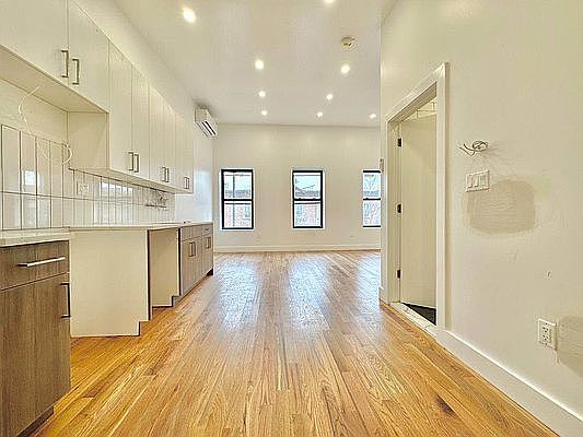 4th image of 248 Patchen Ave #3