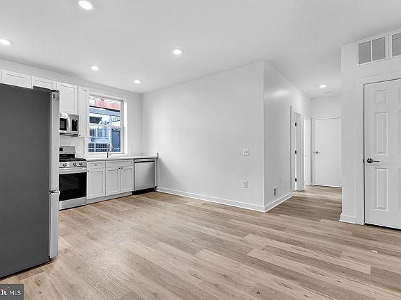4th image of 1712 3rd St NW