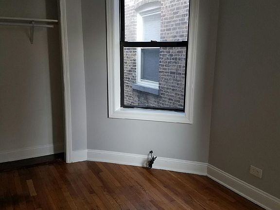 5th image of 1307 E 72nd Pl
