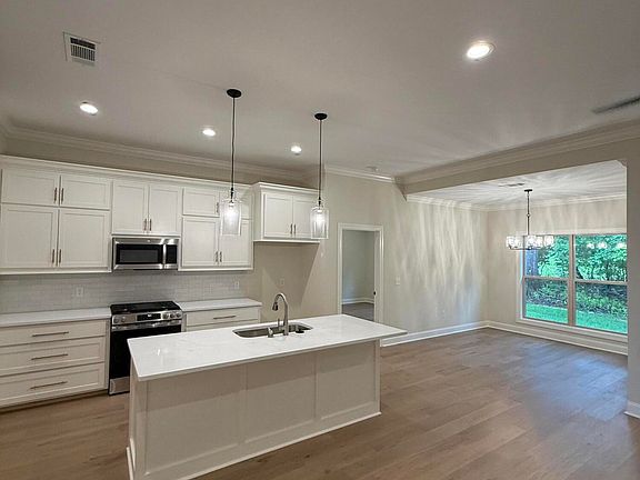 5th image of 349 Willow Way