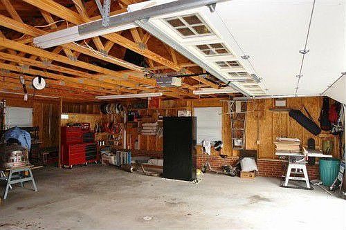 4th image of 131 Keesling Ave