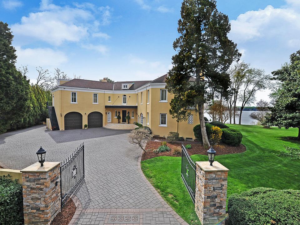 Gorgeous  River Views 