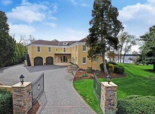 9326 Old Mansion Rd, Alexandria, VA 22309