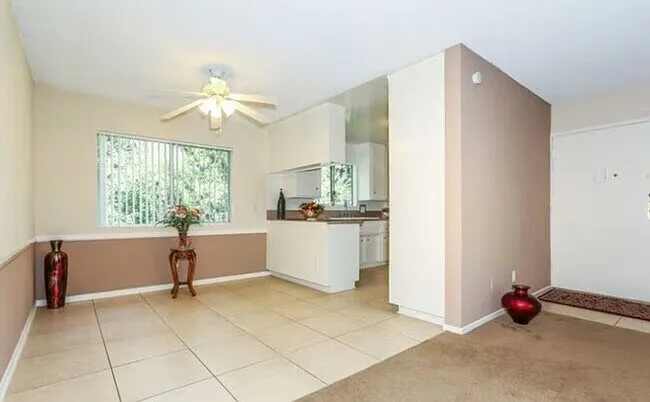 Building Photo - 634 W Sierra Madre Blvd #E